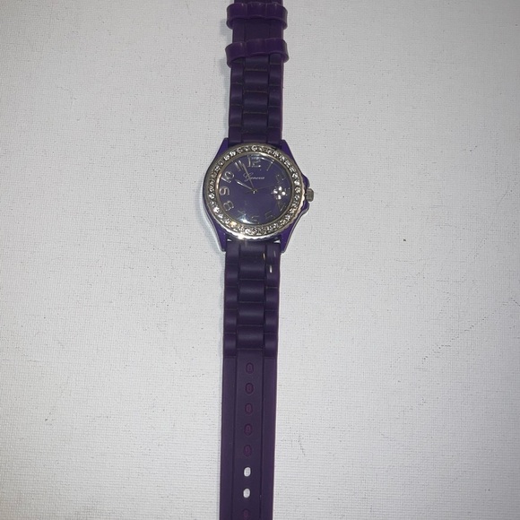 ♦️
Purple Watch with Rhinestone Bezel - Picture 2 of 2